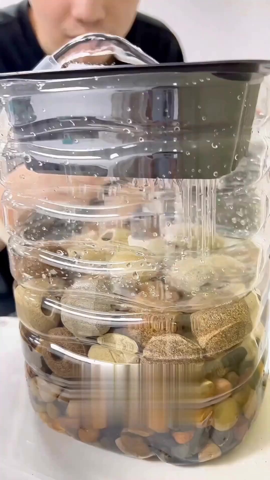 鱼缸自制过滤器天花板，不花钱做好鱼缸过滤系统