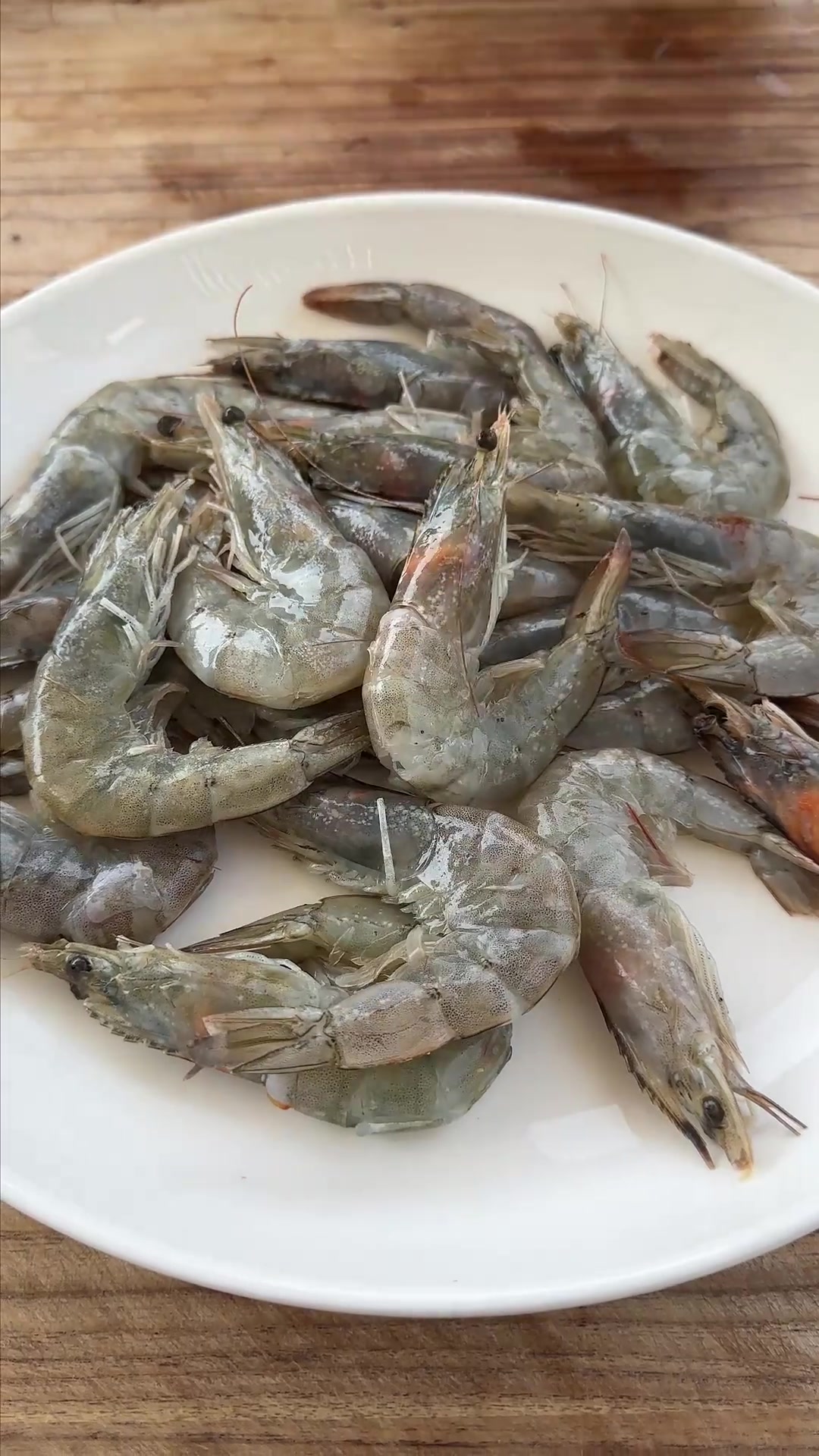 丈母娘做的蒸面条、干锅鱿鱼虾、茄子擂辣椒皮蛋，真香
