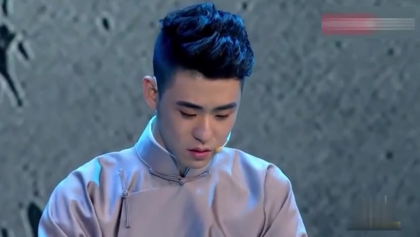 《欢乐喜剧人》张云雷上演桃花糕虐恋 泪洒现场,太感人!