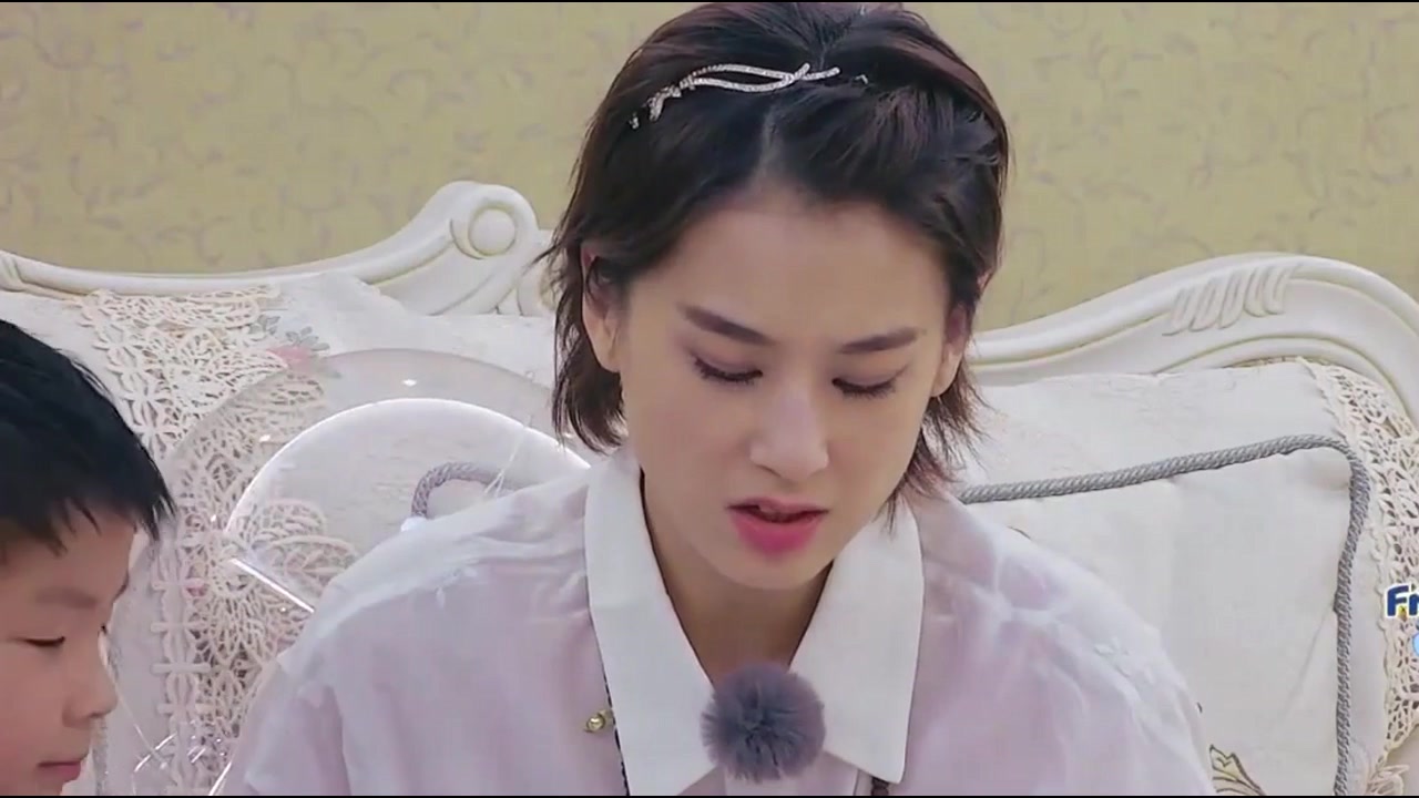 安迪一句话暴露了妈妈在他心中的地位,黄圣依高兴地合