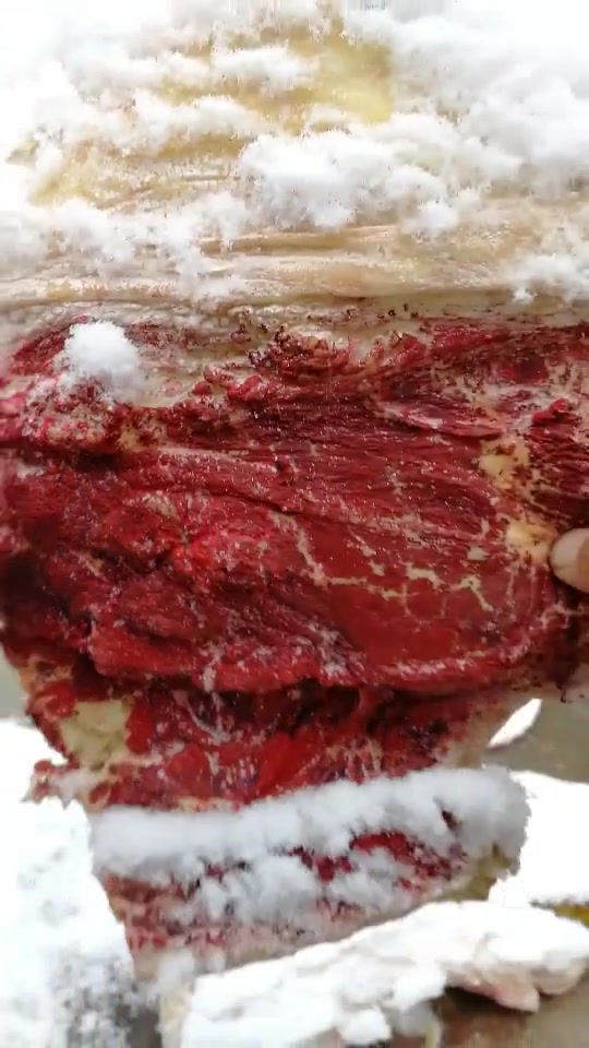 现在的猪肉靠肉眼很难辨认