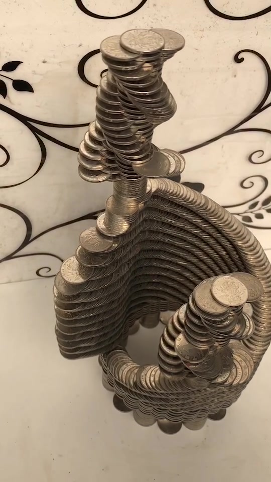 旋转硬币,推倒了