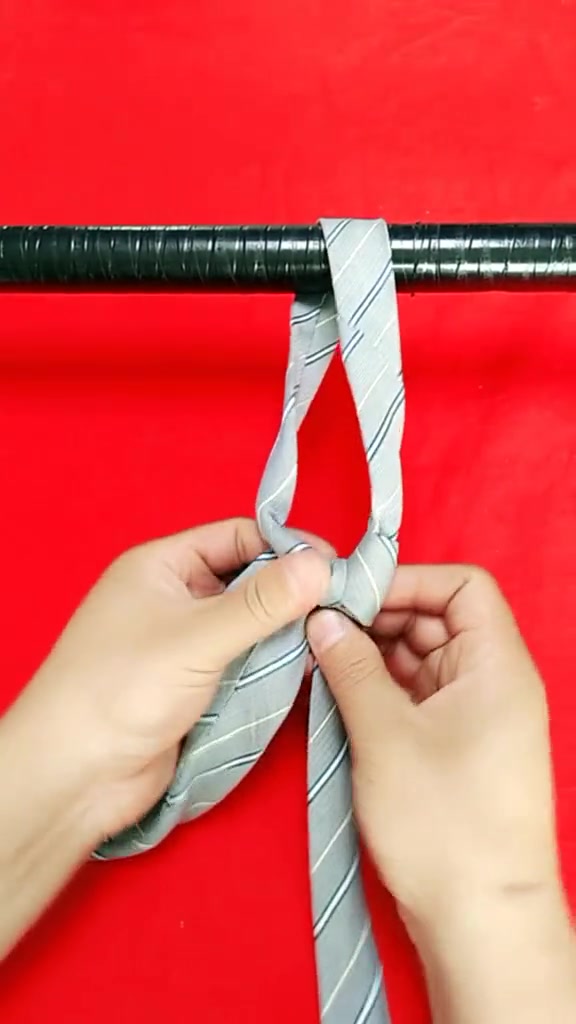 经典温莎领带结,最经典的老式领带打结方法