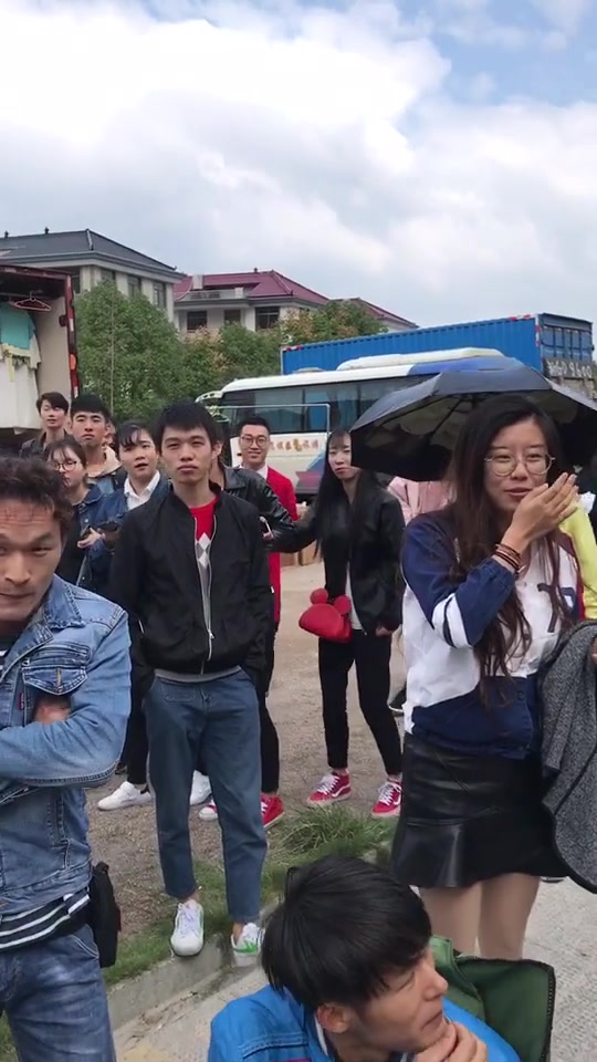 群演报名去抢戏