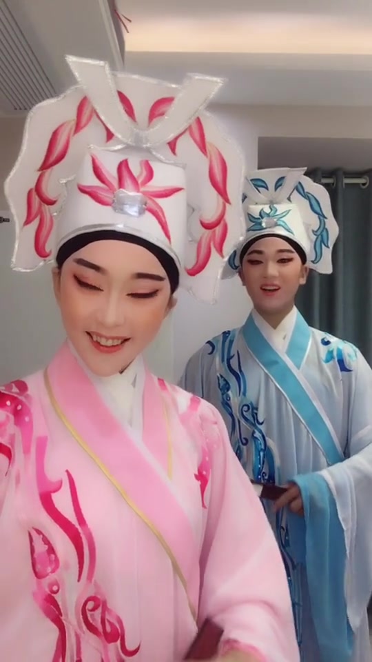 碧草青青花盛开,山伯永恋祝英台-度小视