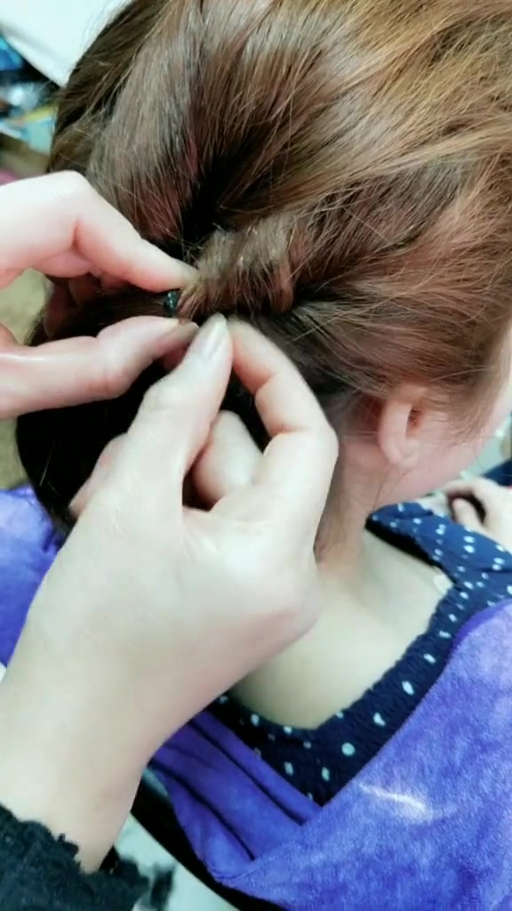 短发梳头夏天凉快凉快