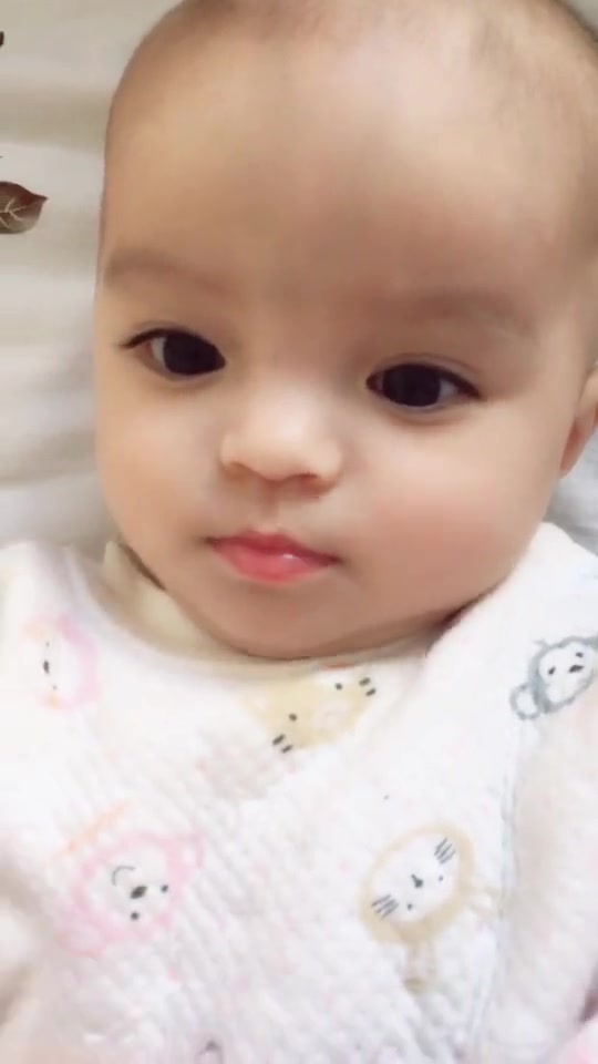 cici大宝贝之日常最忙的小嘴巴喜欢我就双击关注我吧