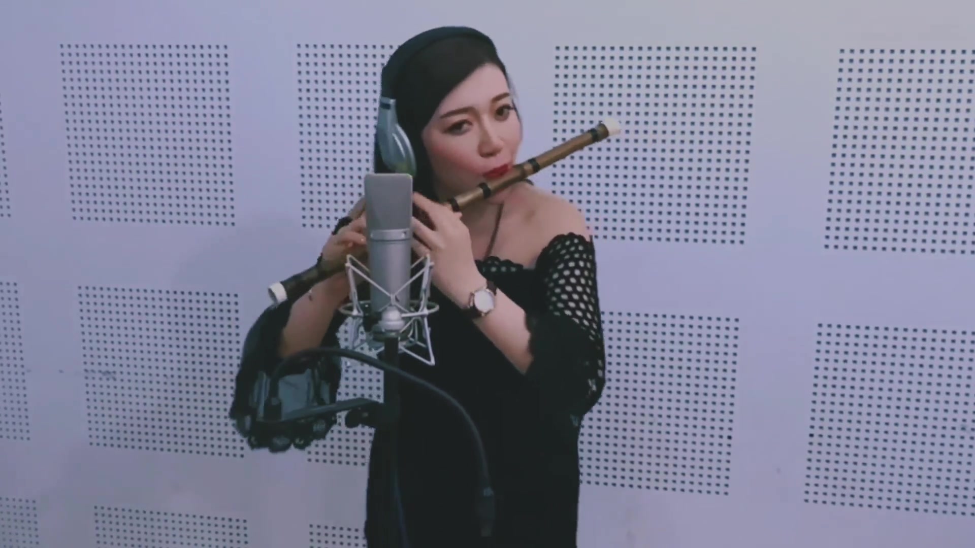 青年演奏家张莹莹竹笛演奏《千本樱》清脆动听!