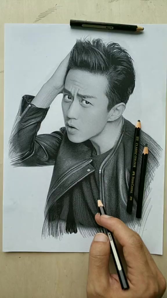 邓超画完真人一样帅