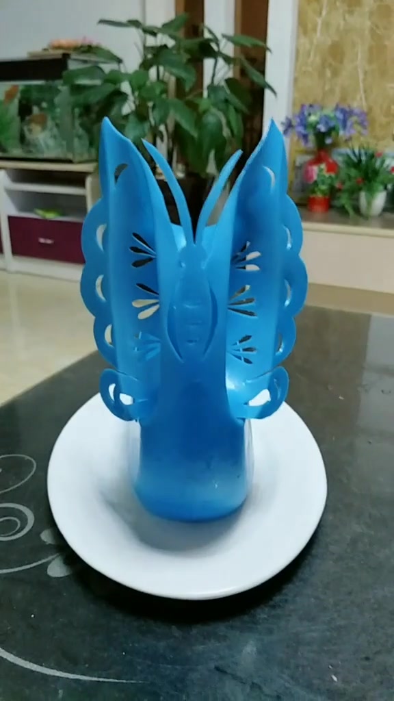 洗衣液瓶制作蝴蝶花盆,全过程