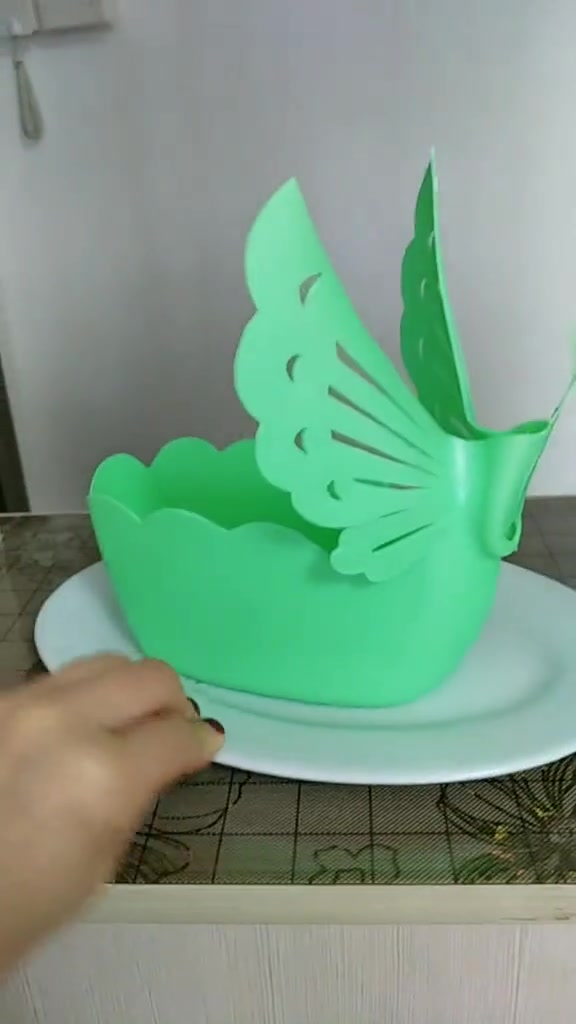 洗衣液瓶制作蝴蝶花盆,成品