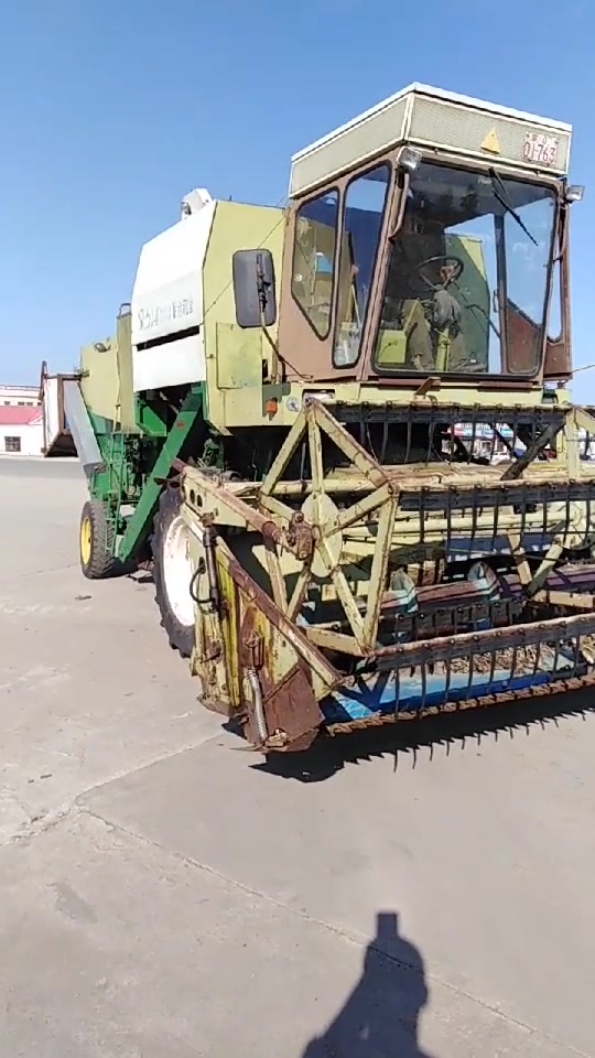 90年代中国最牛的收割机e514,现在还在工作