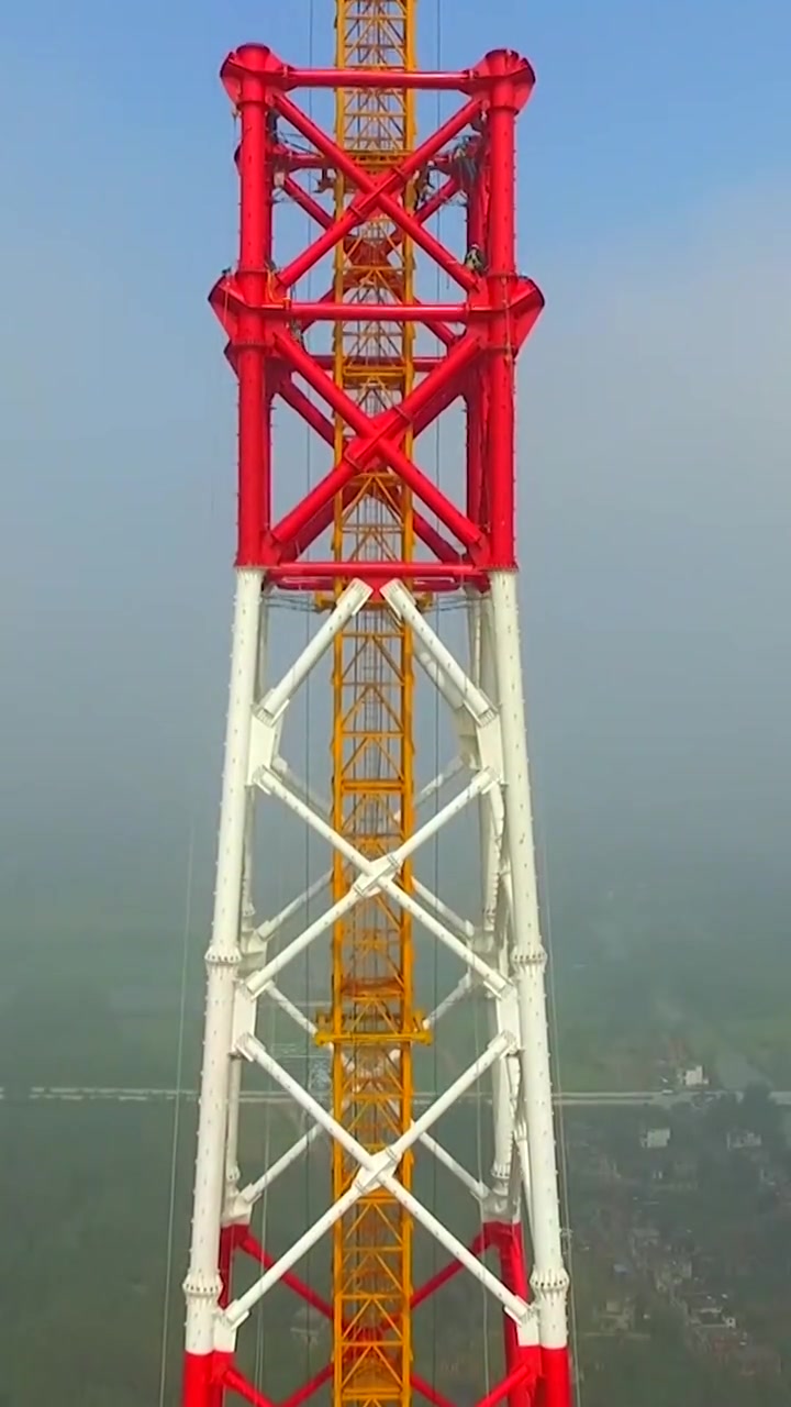 胆识过人的中国电网工人,n为他们点赞.