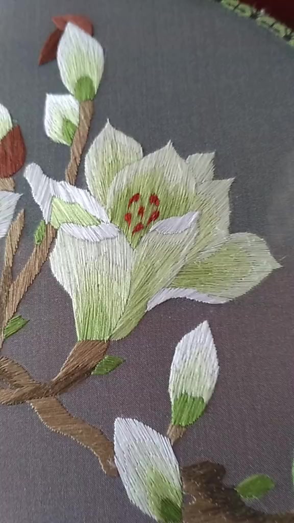 姐妹绣的玉兰花