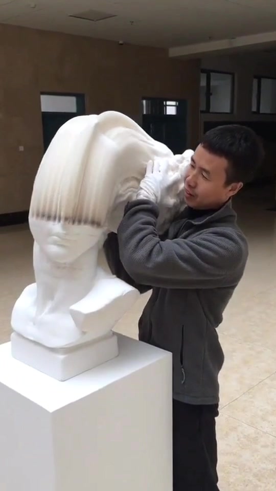 李洪波艺术大师纸雕