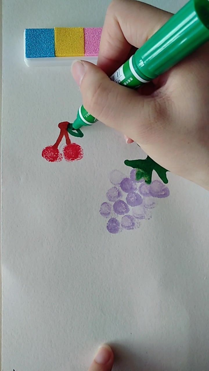 十一就是这么秀#手指印画《樱桃》,可以教家里的小朋友哦!