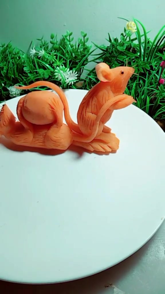 胡萝卜雕的小老鼠可爱吗