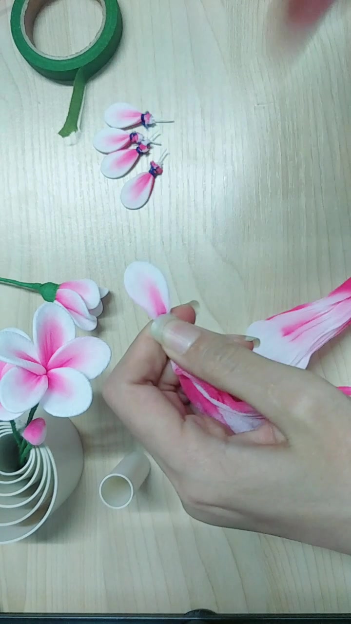 和我一起做手工#diy鸡蛋花丝网花～半开花朵,你想学么?