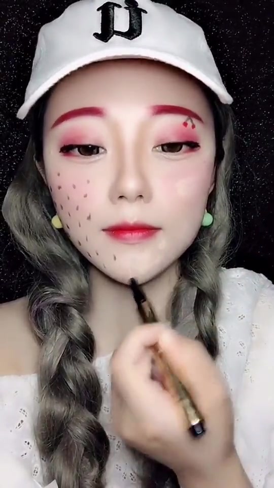 一支笔把樱桃妆改社会网红妆
