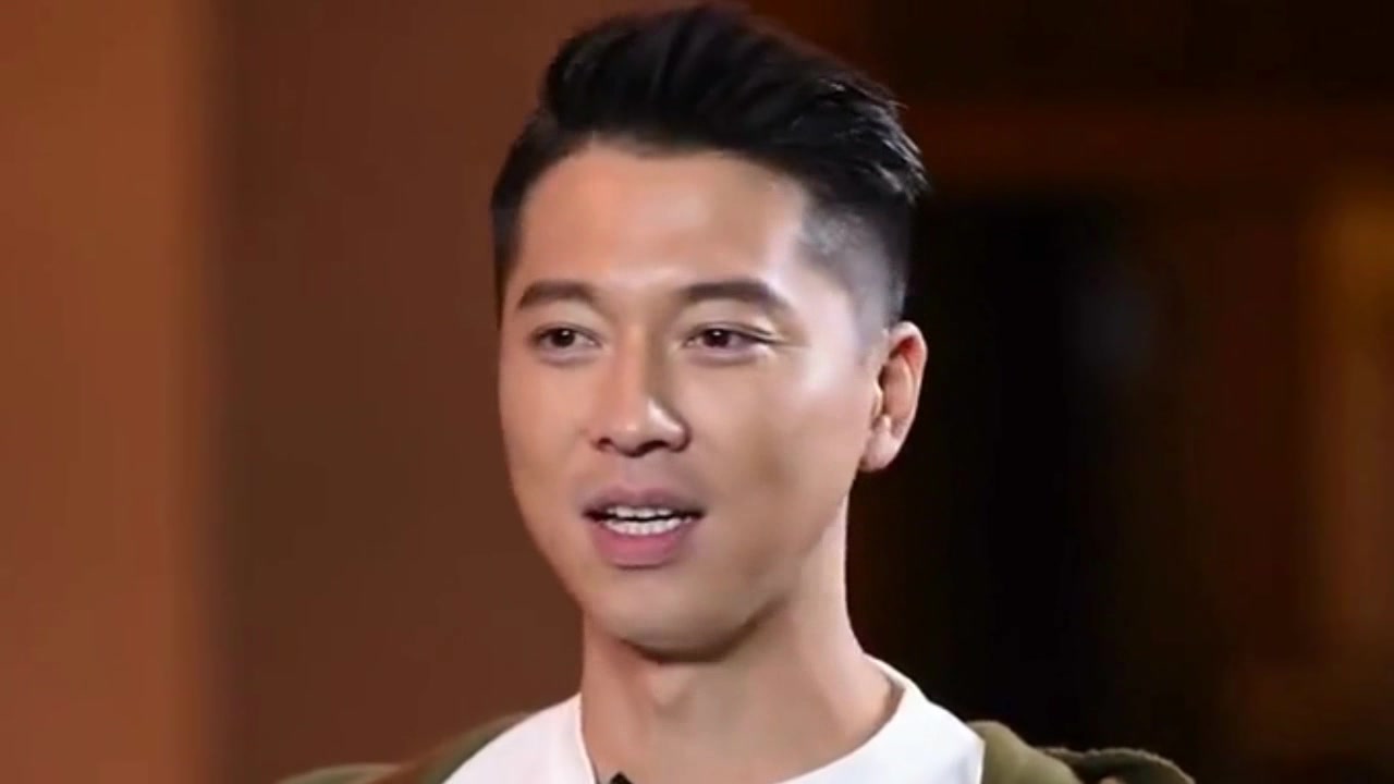 李小萌为老公王雷庆生,一家三口久违同框超温馨,胖儿子表情呆萌