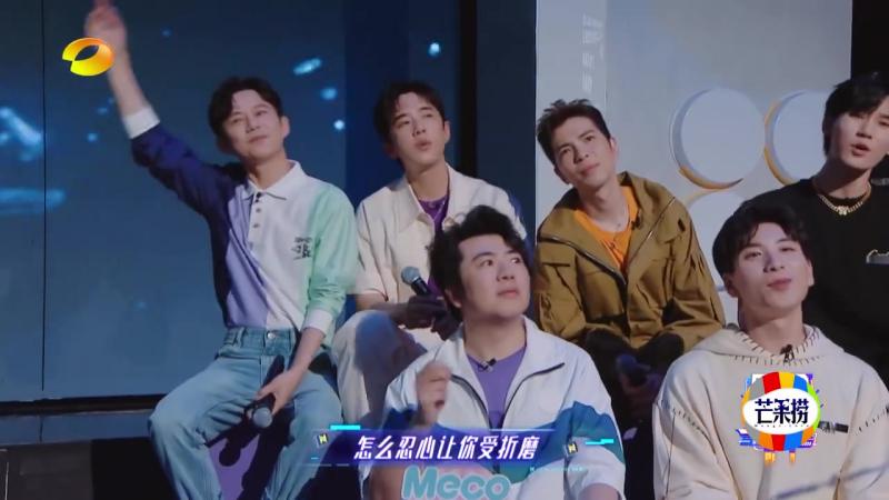 张信哲 过火怎么忍心怪你犯了错,是我给你自~由过了火~全场大合唱~#夏日少年派#,音乐,流行音乐,好看视频