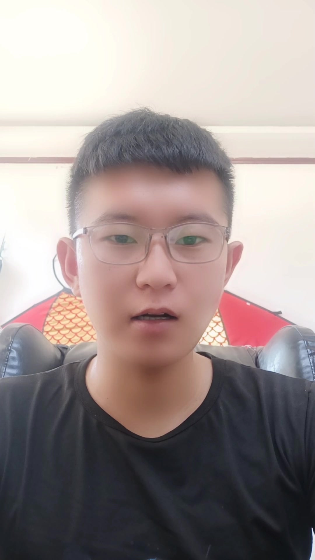 歌手尹毓恪是男的还是女的