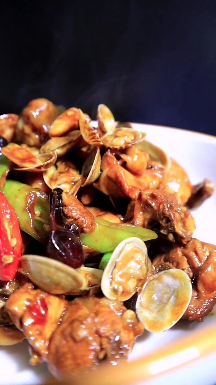 花蛤炒鸡的正宗做法.