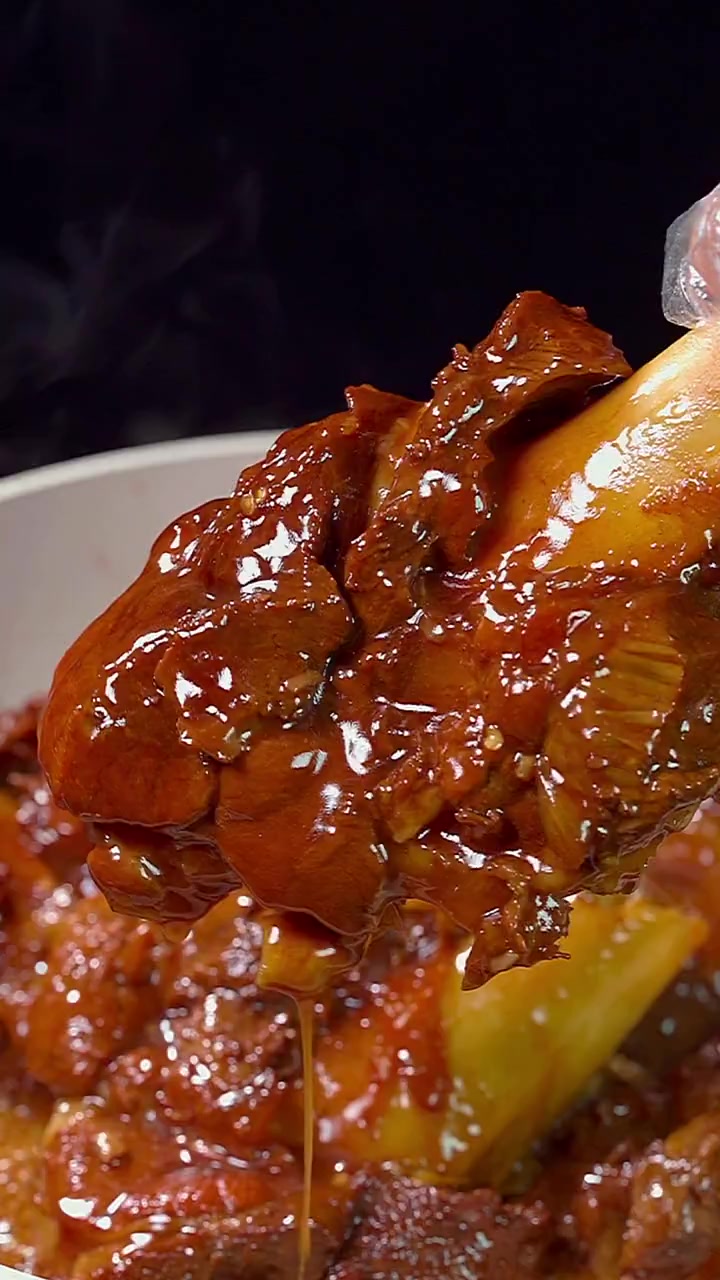 红烧筒子骨的家常做法.