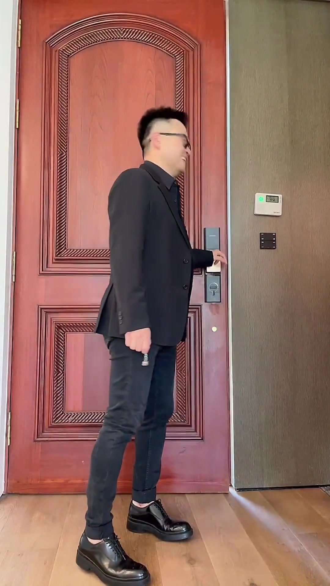 你以为的家庭地位 哎 老赵和kiki-度小视