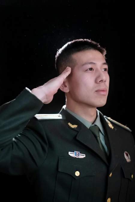 中国航天 终于穿上这身绿军装 你看我几分像从前(文泓斐 朱磊)