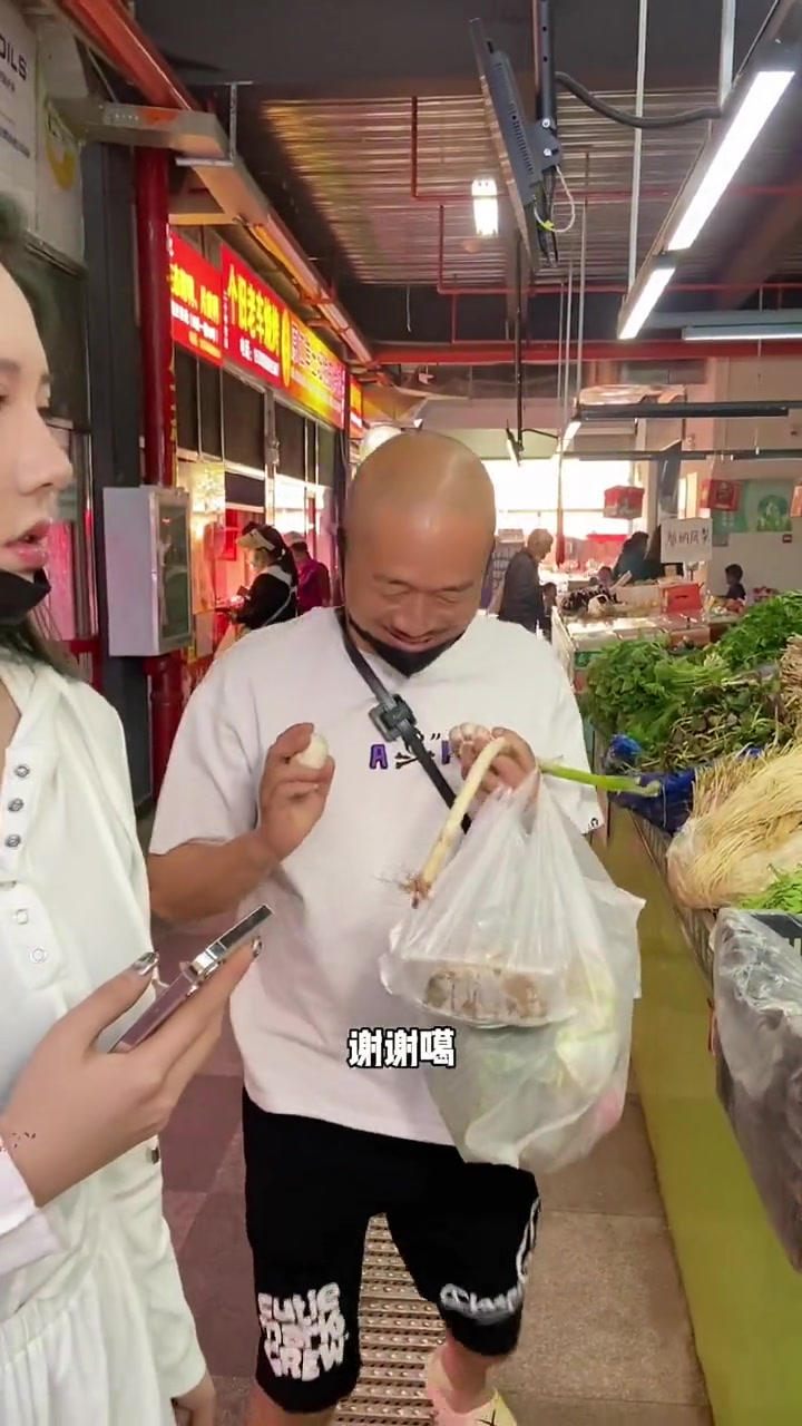 1:1还原云南媳妇买菜时的样子 云南方言 搞笑 模仿媳妇