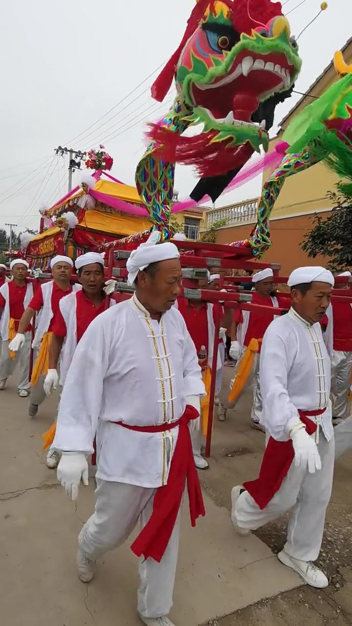 山西老徐家的二龙杠,让老人有尊严的离去!-度小视