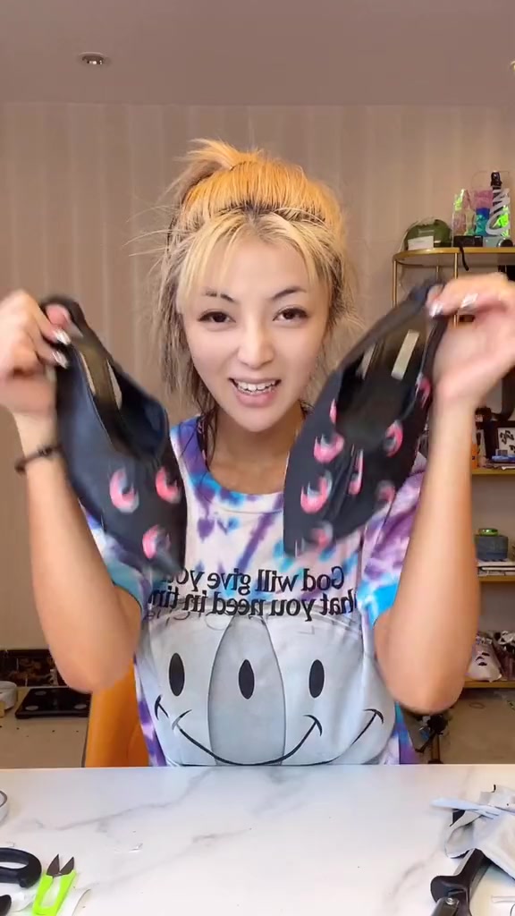 第8集幺妹们这里是yg首席脚艺人野爷变身脚艺人脚艺人yg时尚