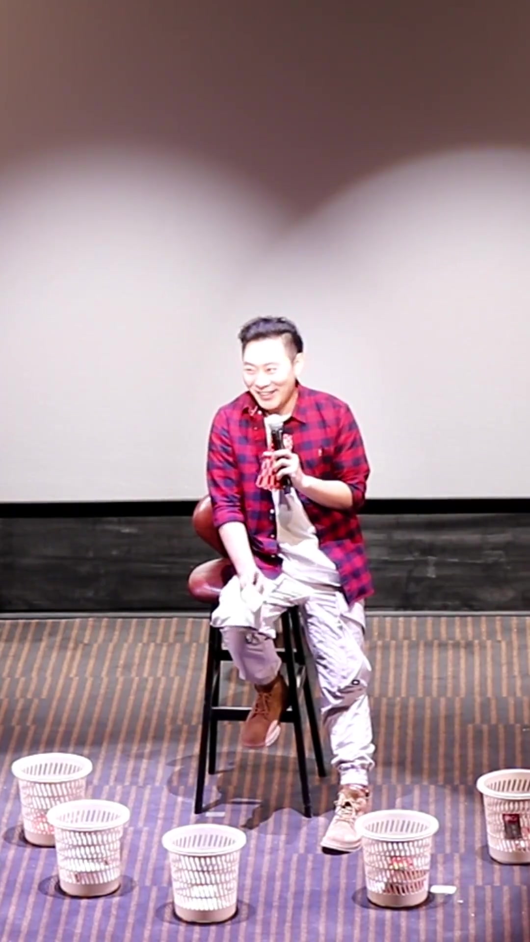 喜剧馆脱口秀,英文单口喜剧,严值高