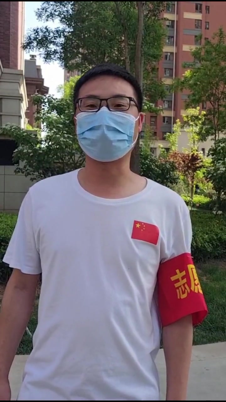 志愿者狄明:"我是一名入党积极分子,遇事冲到前是应该的!"-度小视