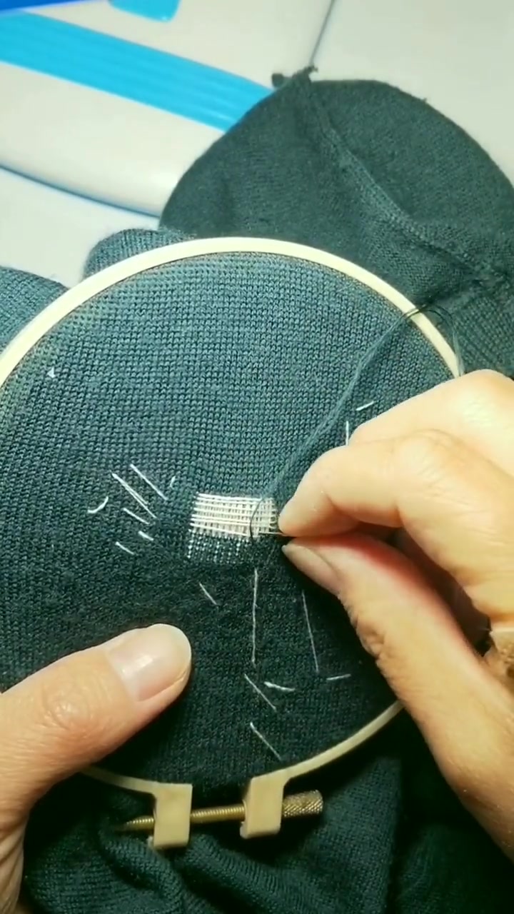自学织补修复羊毛衫破洞