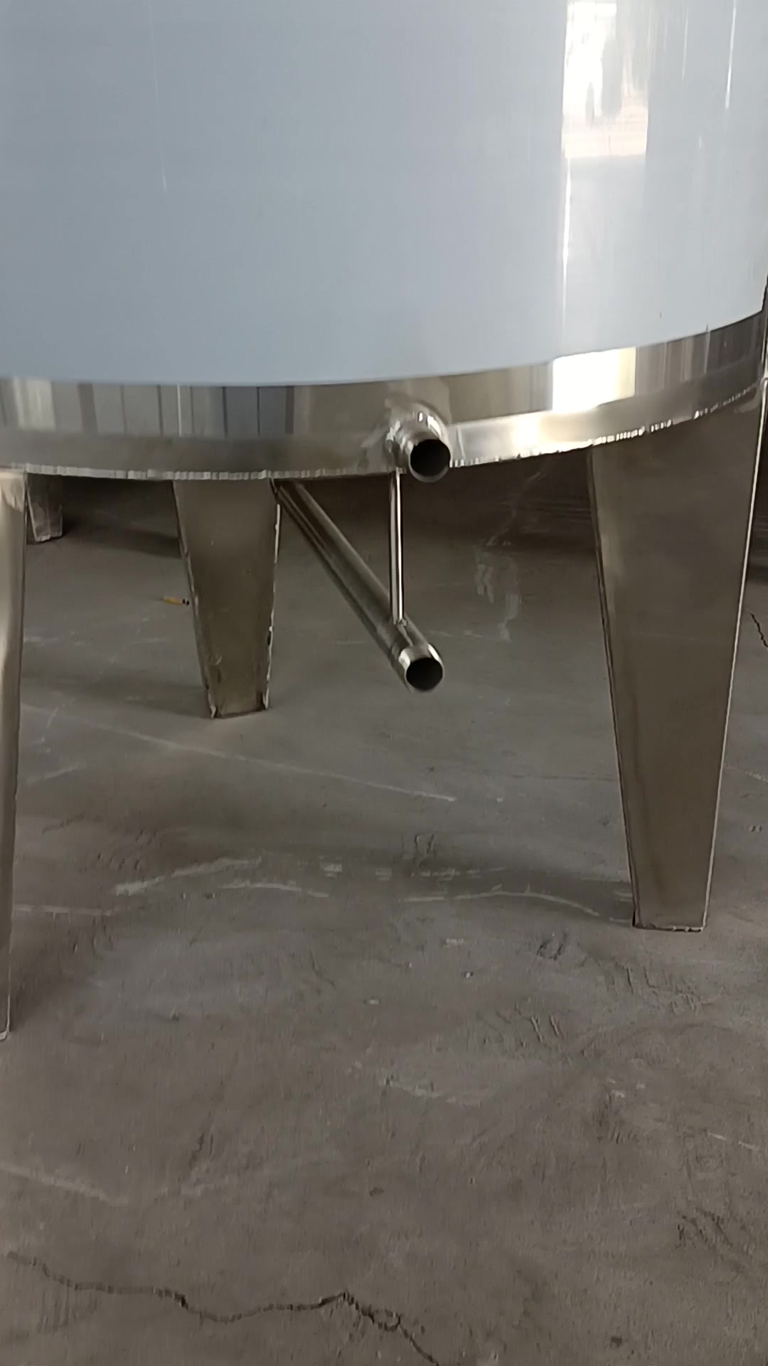 加高支腿1立方不锈钢储罐,专业的师傅为您讲解-度小视