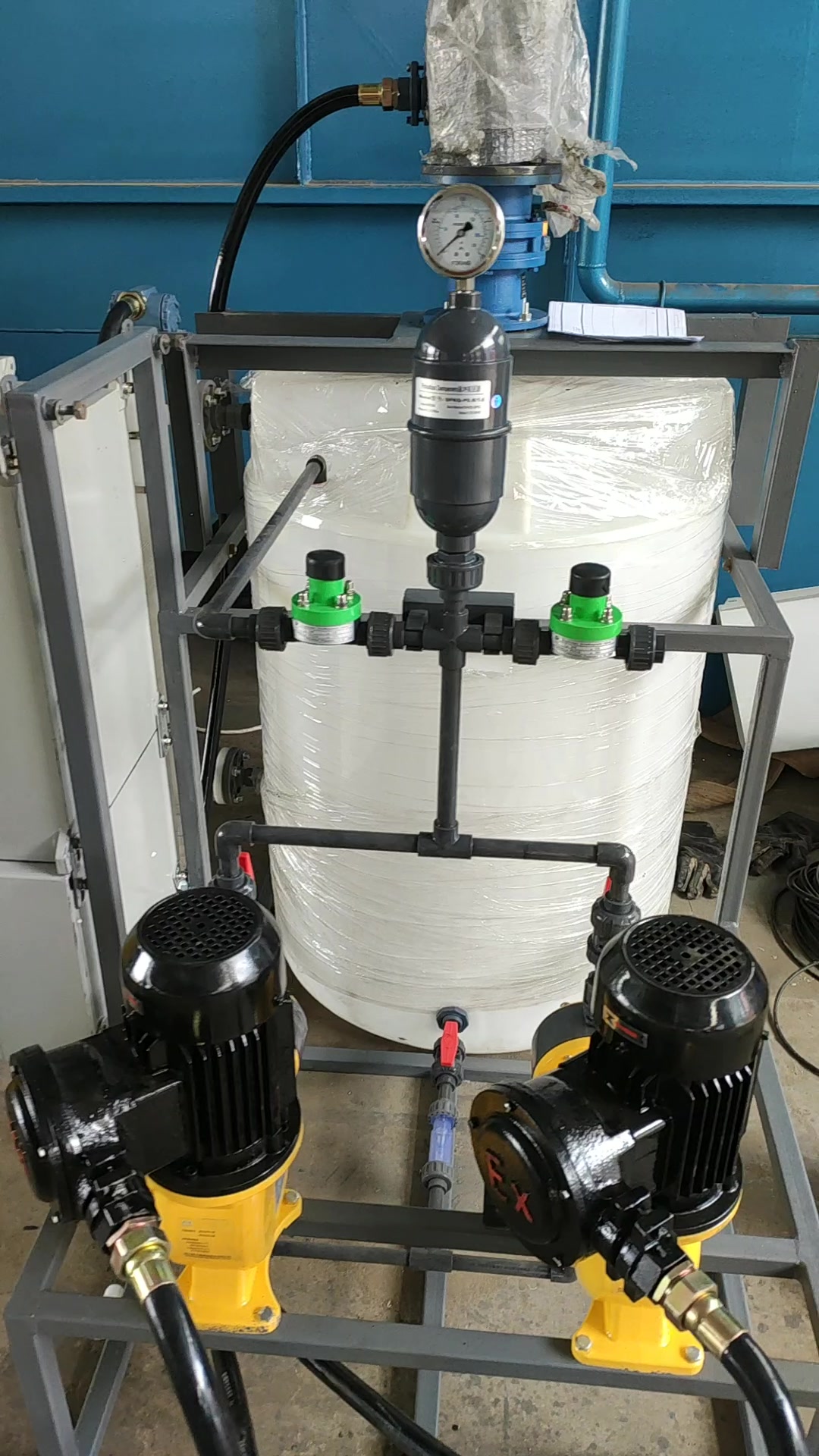 自动加药装置,防爆型一体化加药设备定制生产中