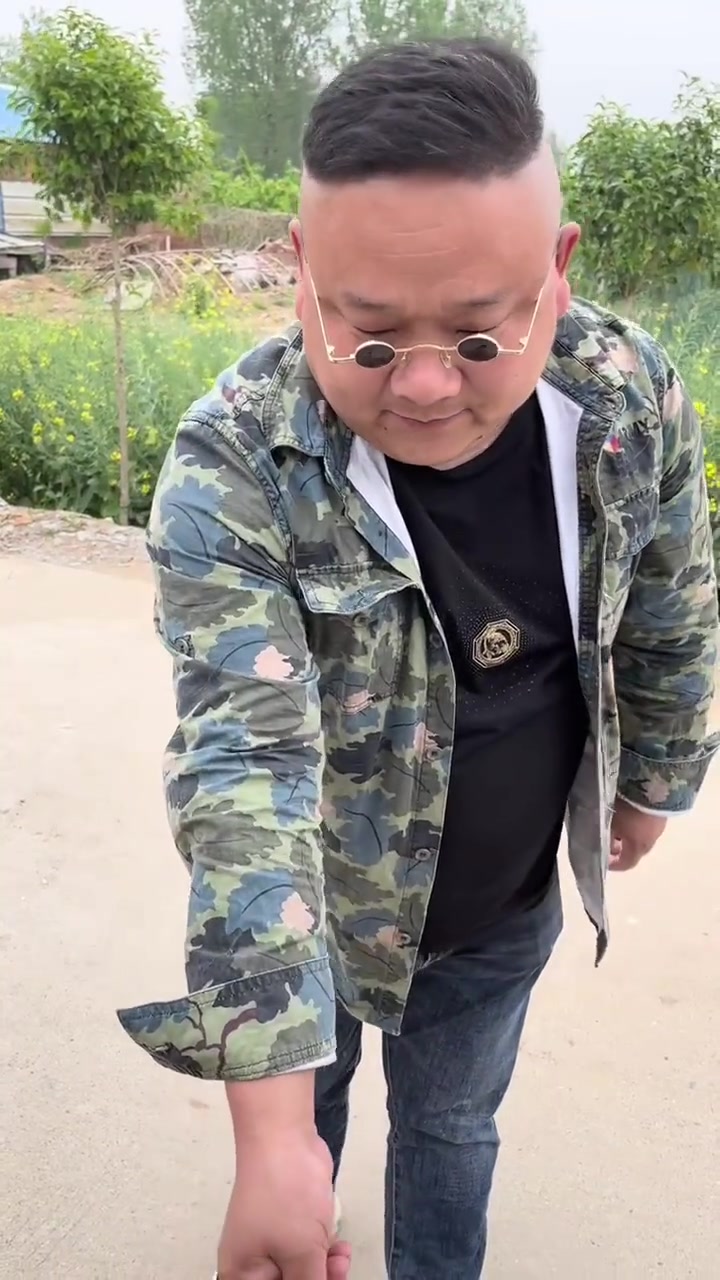 锤子捶鸡蛋,炮哥第四次被忽悠搞笑农村搞笑段子-度小视