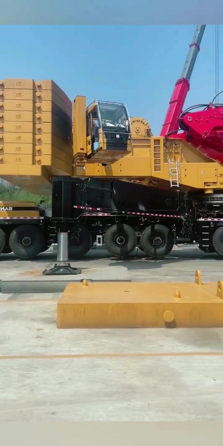 三一2200吨吊车调试中中国吊装网大国重器