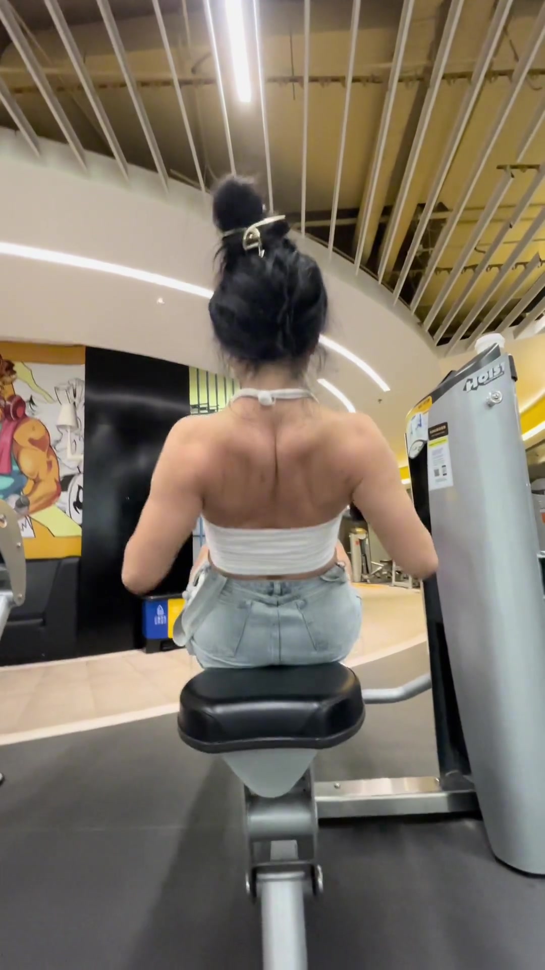 背部训练 撸铁女孩的快乐 健身日常 毫无训练痕迹 做个很哇塞