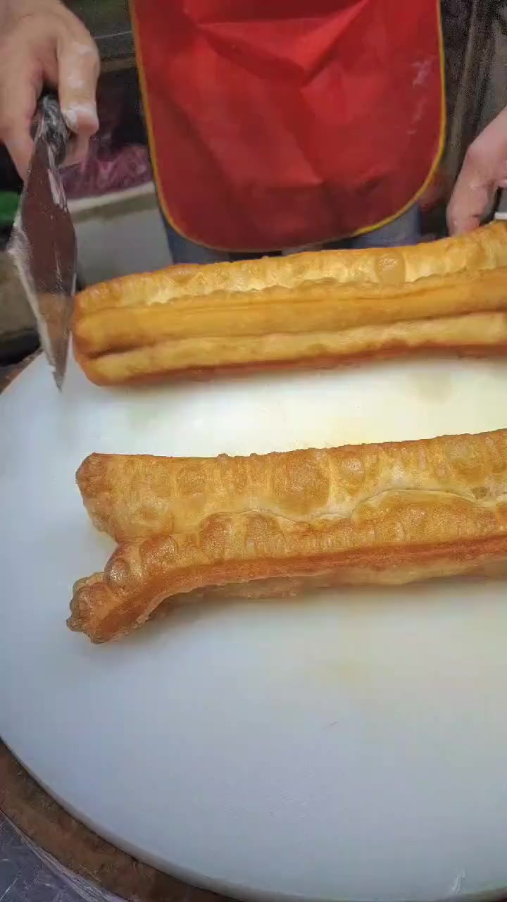 香酥无矾大油条做法,酥脆可口,好吃不腻,凉了不硬,无矾无碱,早餐开店