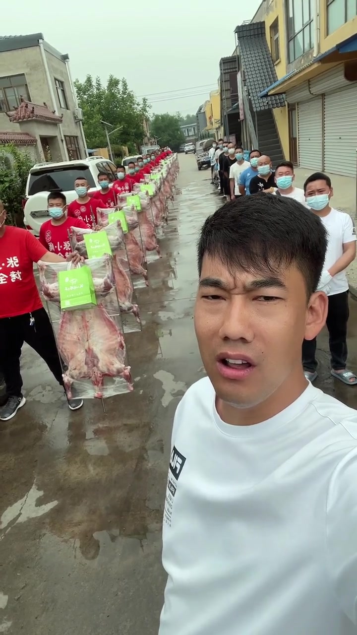 真正的张小闹烤全羊,真正的原创小口号