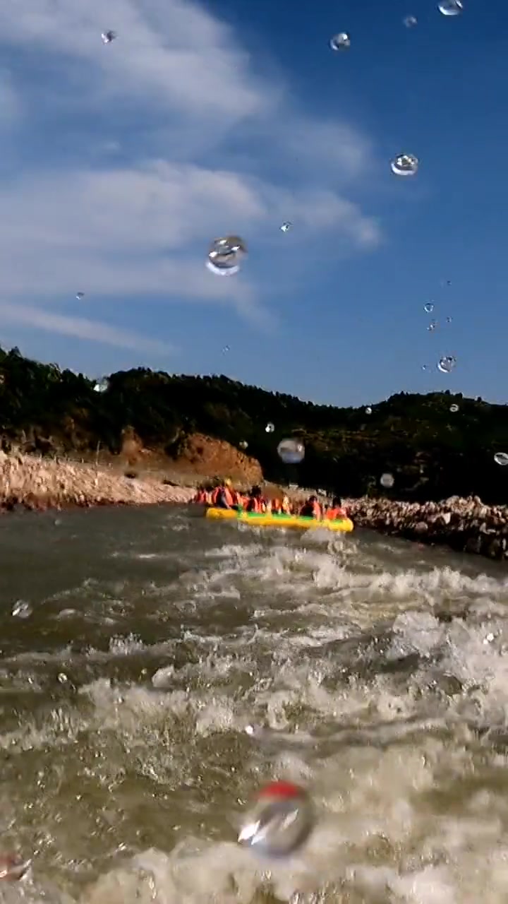 邢台峡谷漂流 这个周末组团打水仗啊 别让漂流耽误了拍照