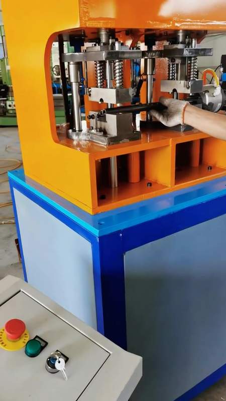 我发布了全自动圆管冲孔机全自动冲孔机冲孔机圆管冲孔机快手快手