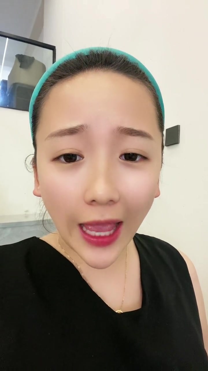 台州小表妹抖音网红推荐摆地摊的小姐姐好东西一起分享