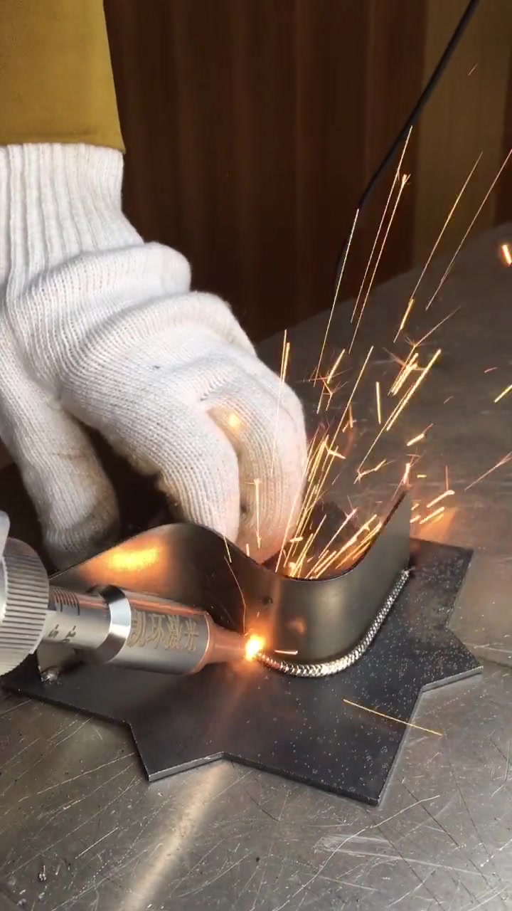 凯环手持激光焊接机可以连续24小时焊接