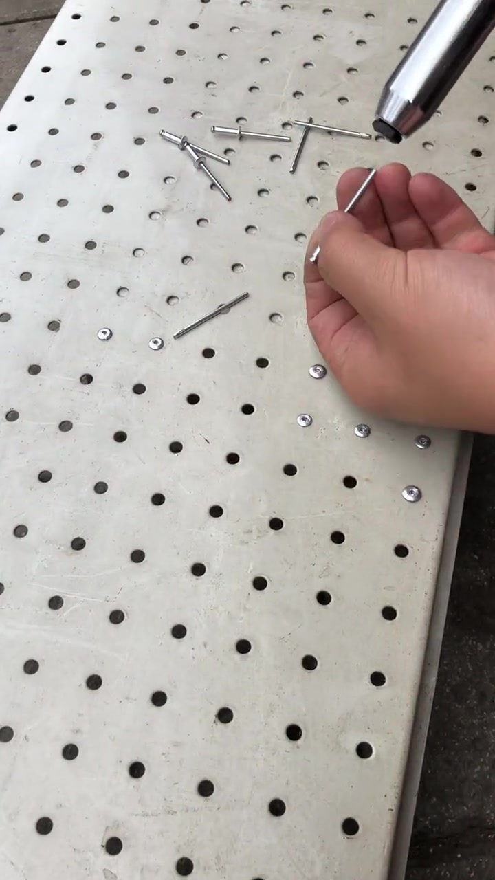 气动打铆钉神器,一秒一个,省时又省力