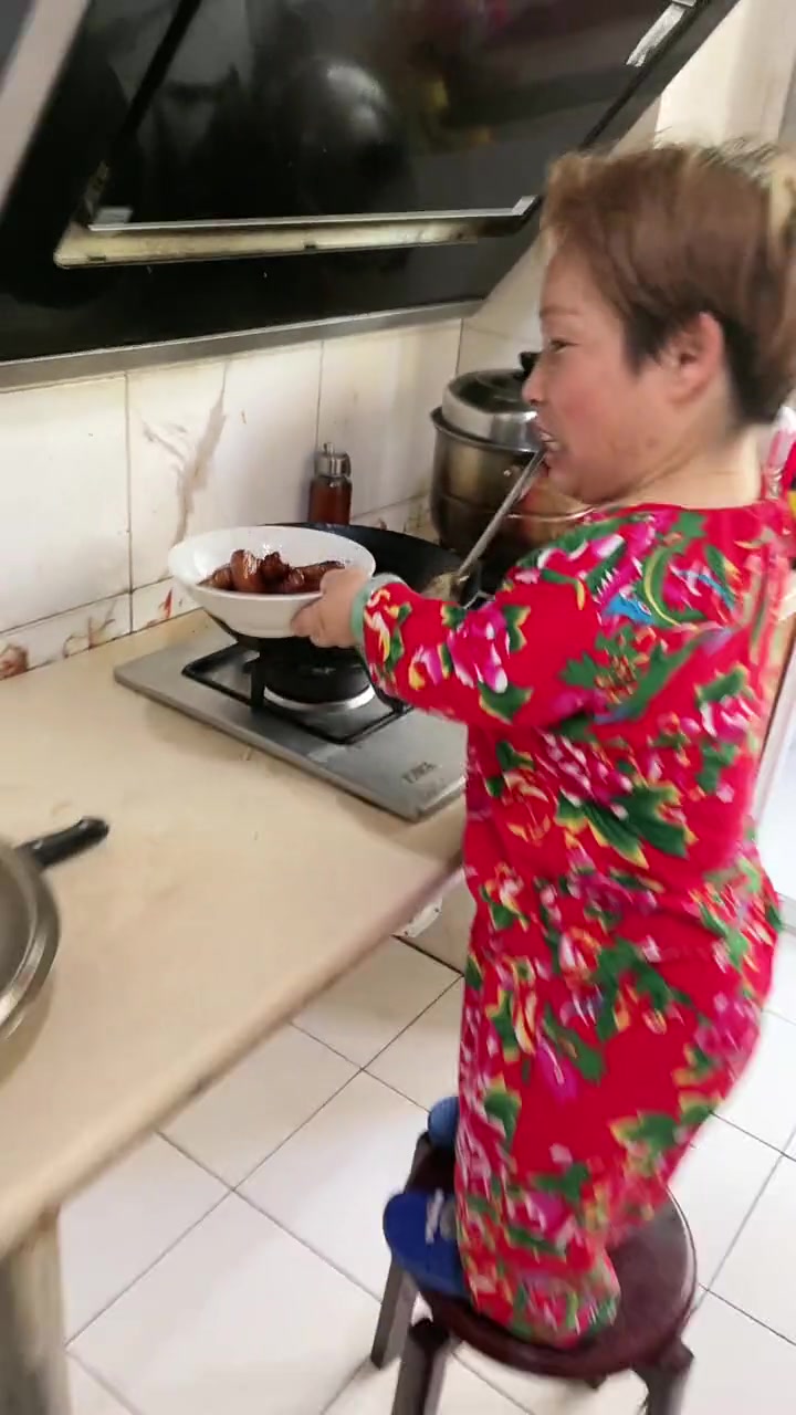 卜小凤的快乐生活发了一个短视频你尽管点开不好看算我输