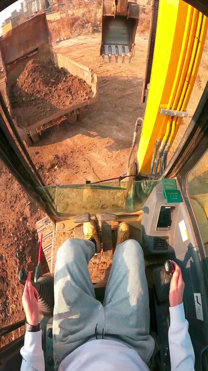 挖掘机 挖机 工地 工程机械 第一视角-度小视